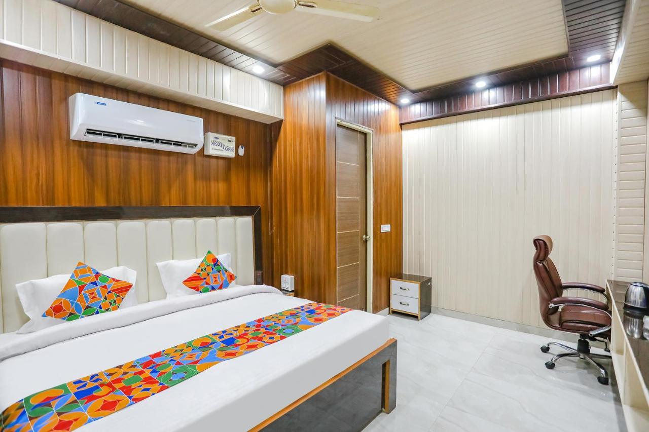 Fabhotel Jms Residency Dehradún Kültér fotó